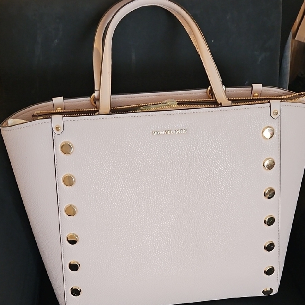 Elegant Cream Tote with Gold-Tone Studs and Spacious Interior